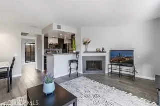 Photo #6: ND24217385 Listing