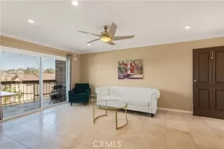 Photo #4: ND24230258 Listing