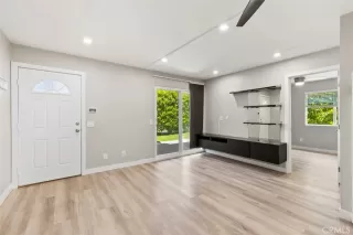 Photo #3: ND25106871 Listing