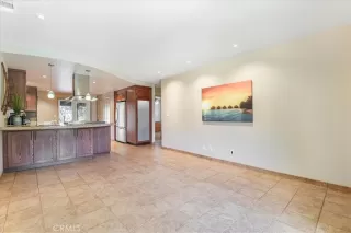 Photo #1: ND25119088 Listing