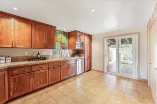 Photo #4: ND25119088 Listing