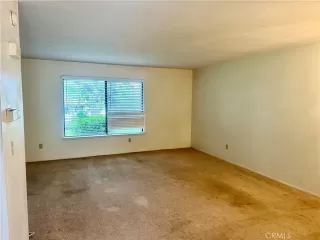 Photo #6: ND25128226 Listing 