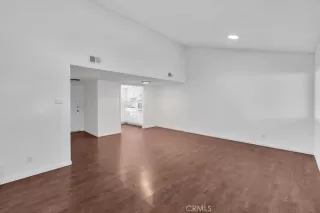 Photo #5: ND25186012 Listing 