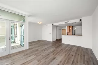 Photo #5: ND25231730 Listing 