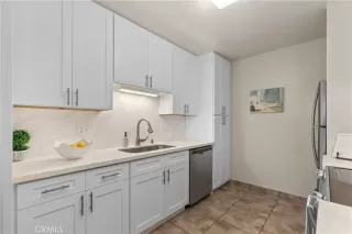 Photo #3: ND25238132 Listing 