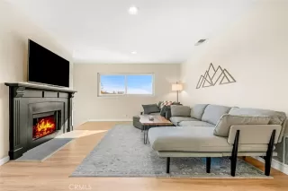 Photo #5: ND25271068 Listing