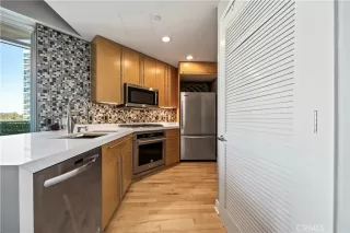 Photo #5: ND25275188 Listing 