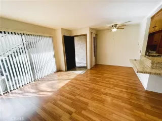 Photo #5: ND26012644 Listing 