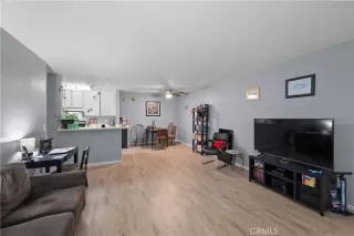 Photo #6: ND26021191 Listing 