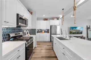 Photo #2: ND26035168 Listing