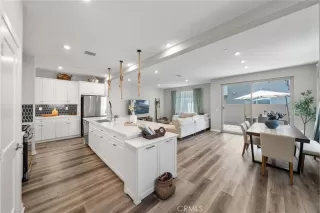 Photo #3: ND26035168 Listing