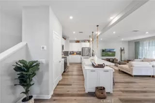 Photo #4: ND26035168 Listing