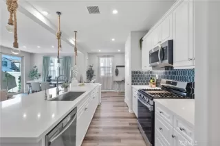 Photo #5: ND26035168 Listing