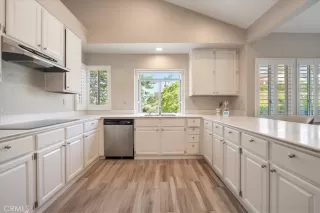 Photo #4: ND26079187 Listing 