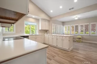 Photo #6: ND26079187 Listing 