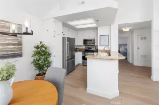 Photo #3: ND26082572 Listing 