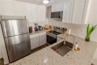 Photo #3: ND26103262 Listing 