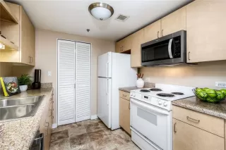 Photo #6: ND26105323 Listing 