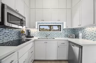 Photo #5: NDP2211991 Listing