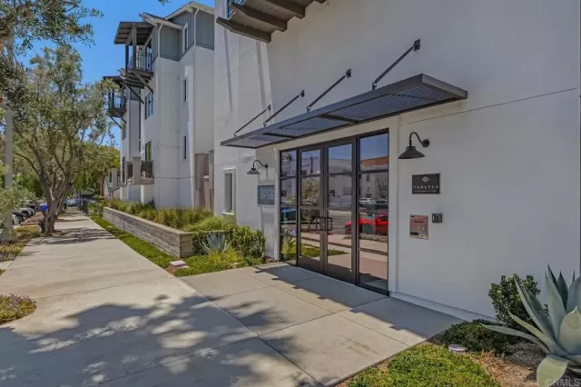 MLS: NDP2300635 Condo For Sale