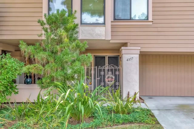 MLS: NDP2300793 Condo For Sale