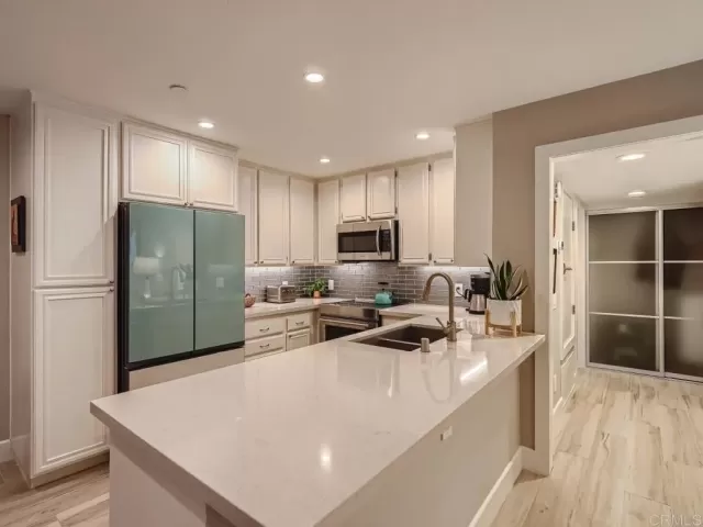 MLS: NDP2300938 Condo For Sale