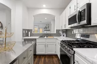 Photo #5: NDP2300975 Listing