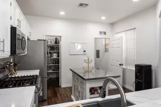 Photo #6: NDP2300975 Listing