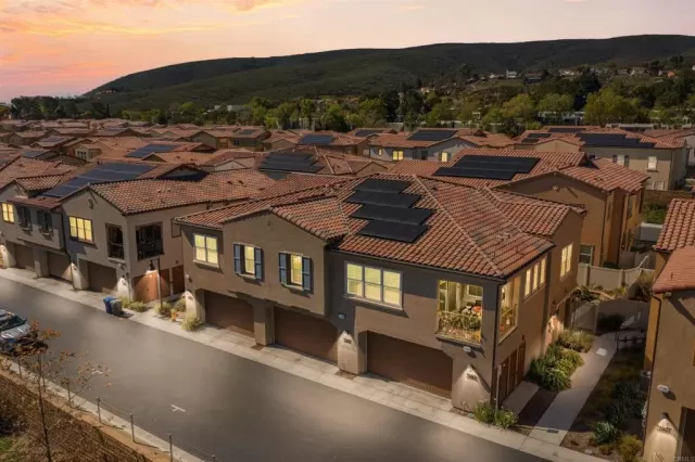 MLS: NDP2301377 Condo For Sale