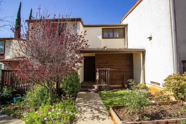 MLS: NDP2301526 Condo For Sale