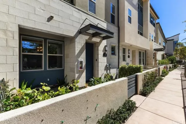 MLS: NDP2301527 Condo For Sale