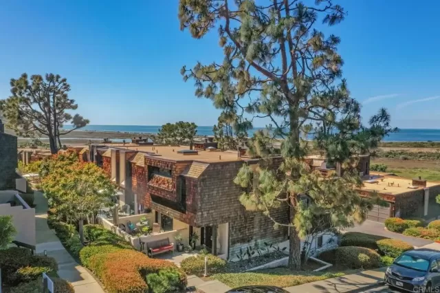 MLS: NDP2301631 Condo For Sale