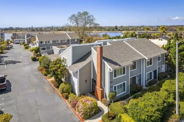 MLS: NDP2302296 Condo For Sale