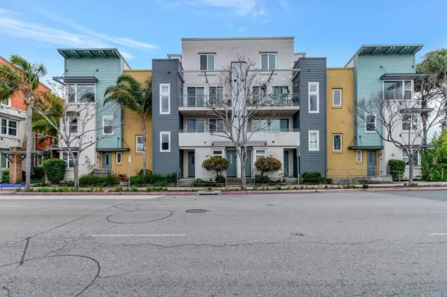 MLS: NDP2302349 Condo For Sale