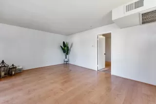 Photo #4: NDP2302396 Listing