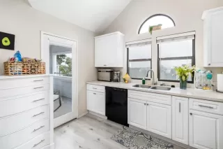 Photo #4: NDP2302568 Listing