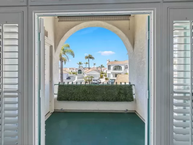 MLS: NDP2303133 Condo For Sale