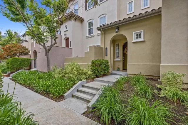 MLS: NDP2303637 Condo For Sale
