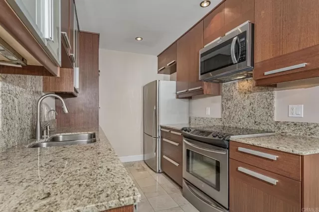 MLS: NDP2303662 Condo For Sale