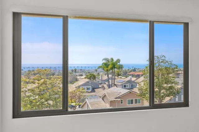 MLS: NDP2303663 Condo For Sale