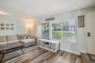 Photo #5: NDP2303800 Listing 