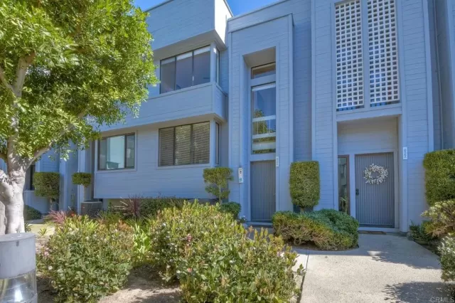 MLS: NDP2303881 Condo For Sale