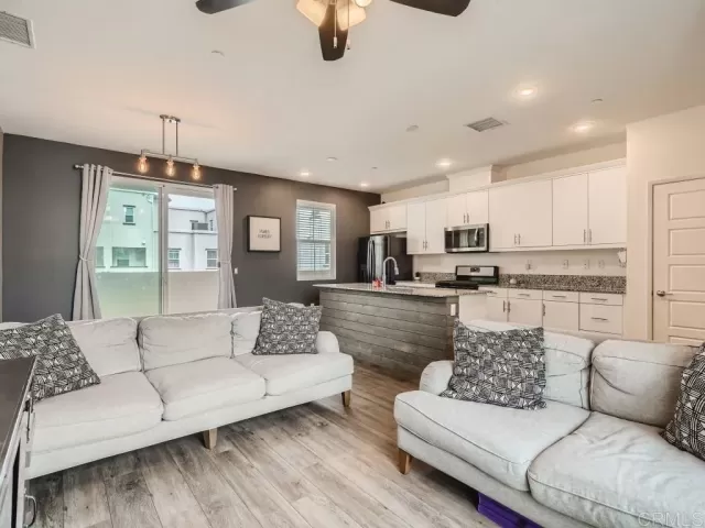 MLS: NDP2303969 Condo For Sale