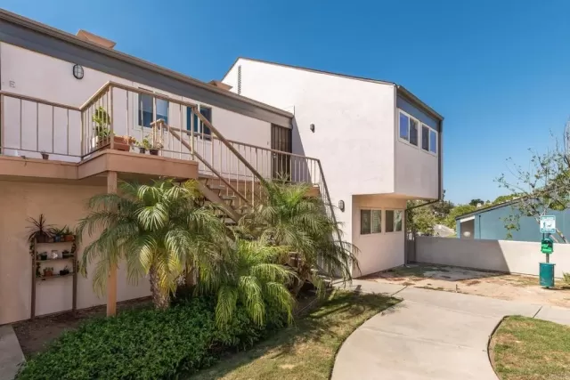 MLS: NDP2304863 Condo For Sale