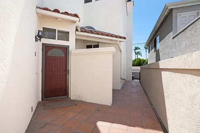 MLS: NDP2304981 Condo For Sale