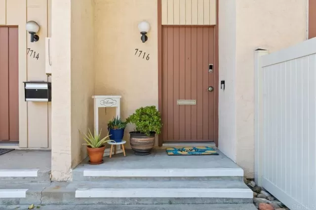 MLS: NDP2305275 Condo For Sale