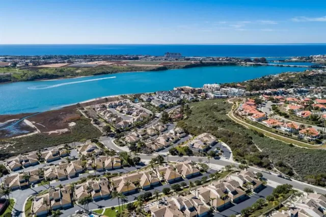 MLS: NDP2305776 Condo For Sale