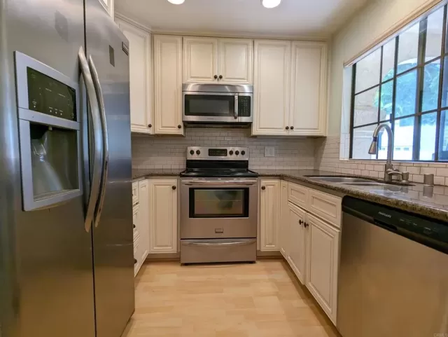 MLS: NDP2305954 Condo For Sale