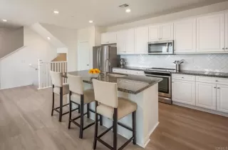 Photo #4: NDP2306758 Listing