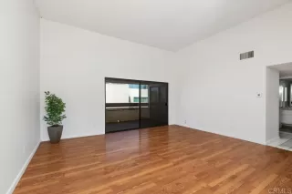 Photo #3: NDP2307243 Listing